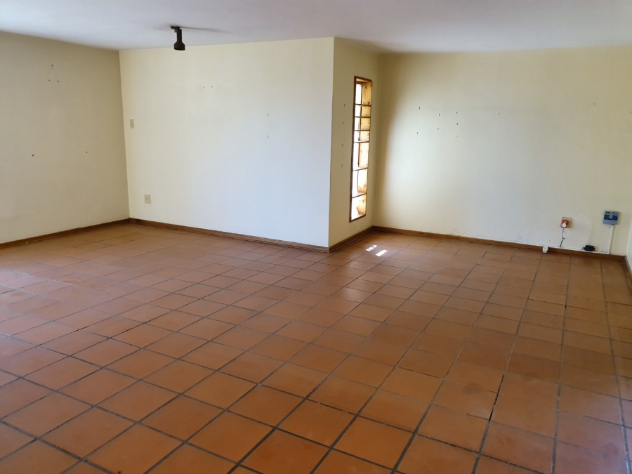 4 Bedroom Property for Sale in Hospitaalheuwel Free State